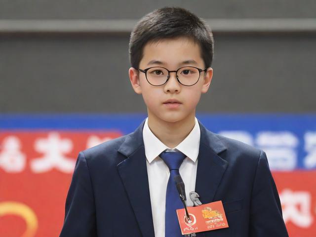九游JIUYOU SPORTS_ “智慧裁判”系统在青少年比赛中试点，提升判罚公正性