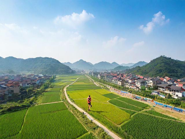 九游体育网站_ 乡村马拉松综艺赛，乡村振兴的运动风采展现，乡村马拉松的定义
