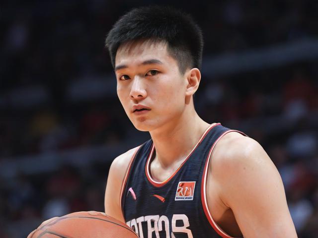 jiuyou.com_ 中国篮球新星崭露头角，年轻球员成为关注焦点，中国篮球运动员新星