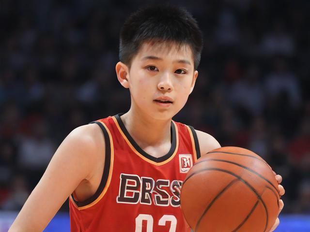jiuyou.com_ 中国篮球明星积极参与运动公益，助力贫困地区孩子梦想，篮球 明星 中国